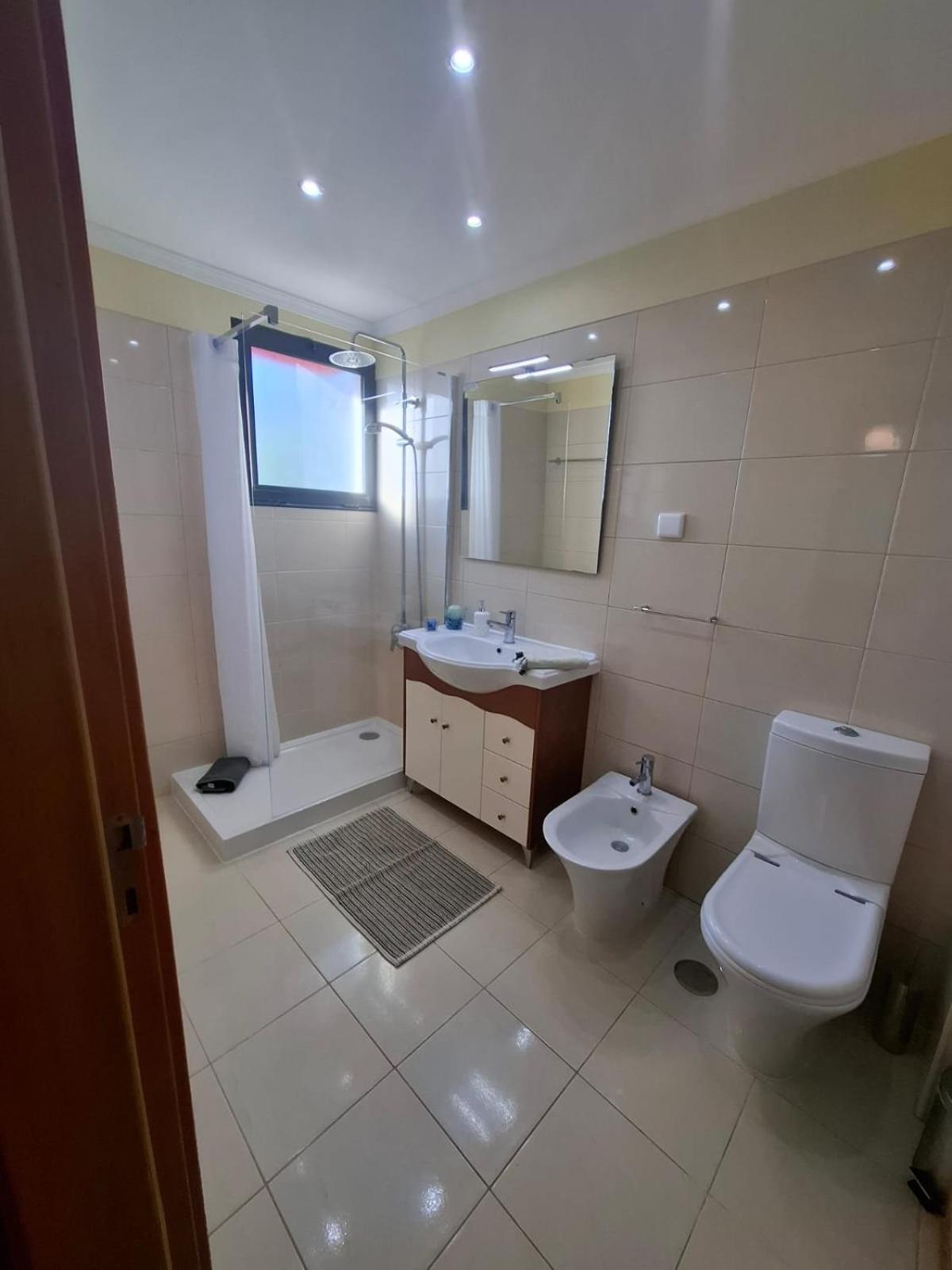 Cozy And Bright Apartment Machico  Buitenkant foto