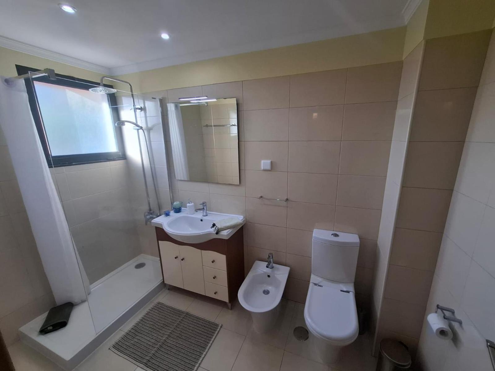 Cozy And Bright Apartment Machico  Buitenkant foto