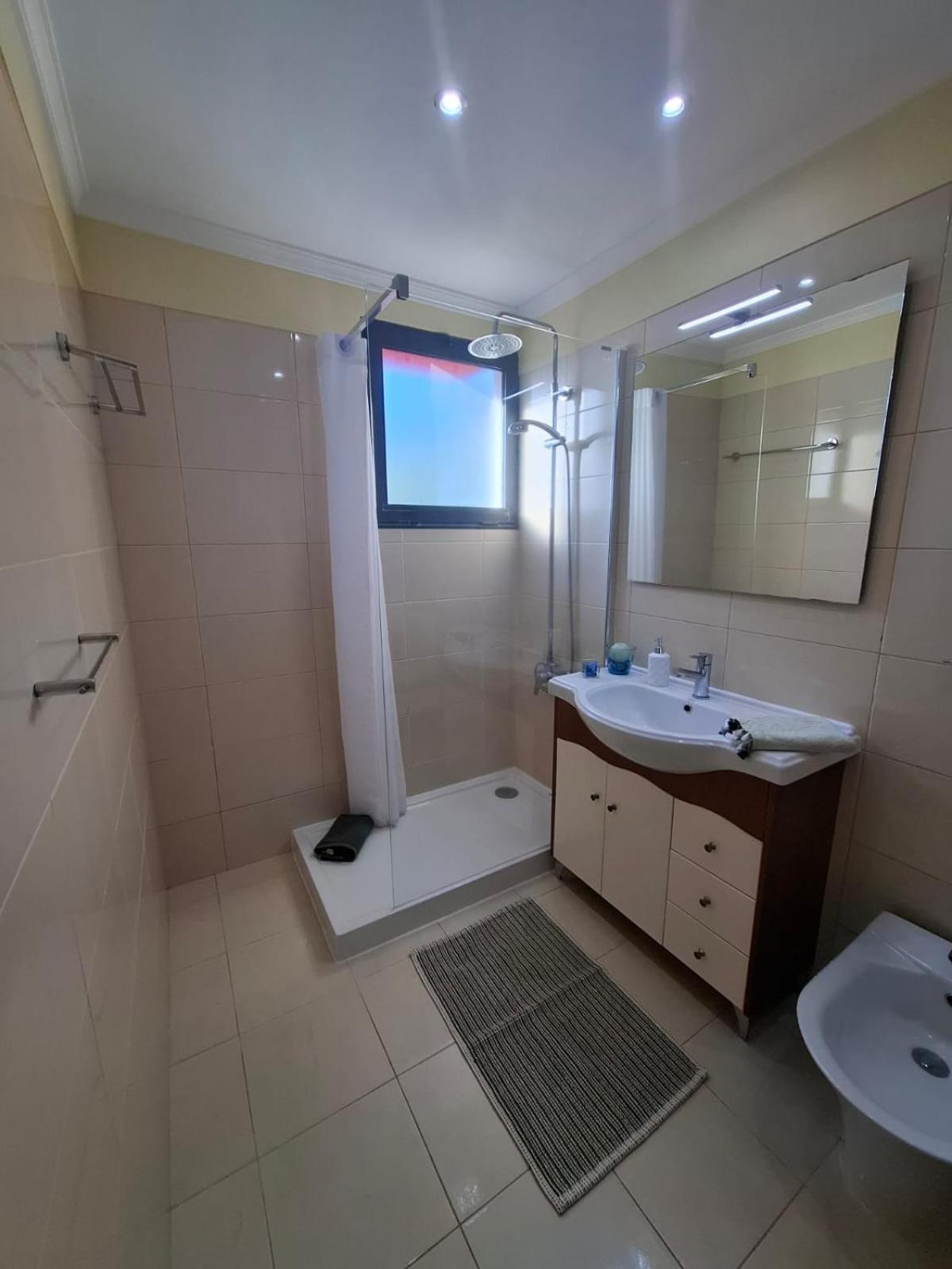 Cozy And Bright Apartment Machico  Buitenkant foto